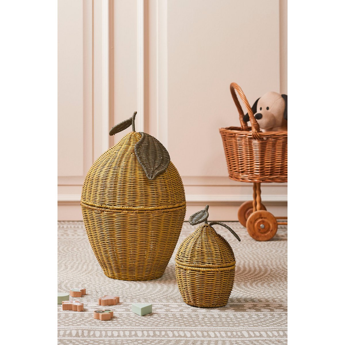 Mica Decorations - Opbergmand met Deksel - Set van 2 - H48 x Ø30 cm - Rotan - Geel