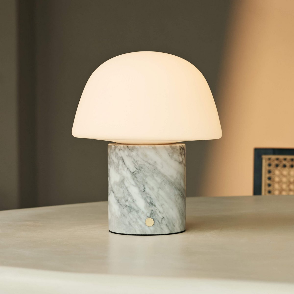 Tavellio-Amsterdam - Maes White / Bianco Statuarietto - Elegante marmeren oplaadbare tafellamp