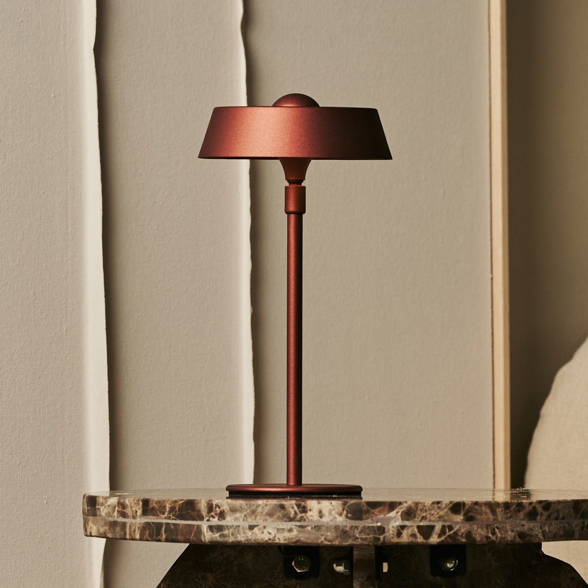 Tavellio-Amsterdam - Luca Bronze - USB -oplaadbare lamp L Minimalistisch, speels en dimpelbaar